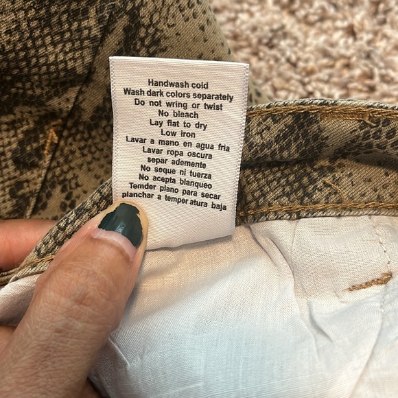 Judy Blue Los Angeles Skinny Fit Snakeprint Jeans - Picture 10 of 10